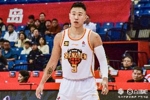 双枪！贺希宁半场13中6砍14分 史密斯半场9中5砍18分&第二节15分