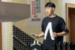 网友拍摄到之前在广州养伤康复的张昊目前已回到广东宏远俱乐部